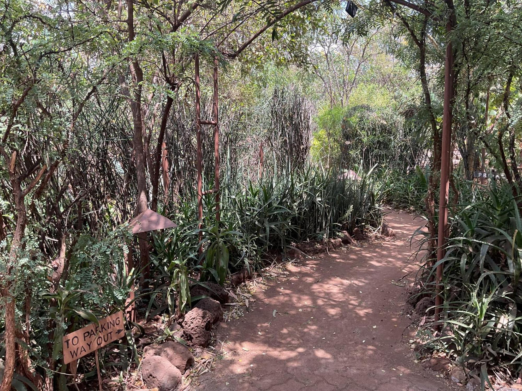 Ikweta Safari Camp Hotel Maua Exterior photo