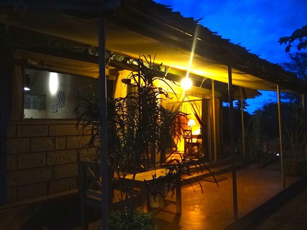 Ikweta Safari Camp Hotel Maua Exterior photo