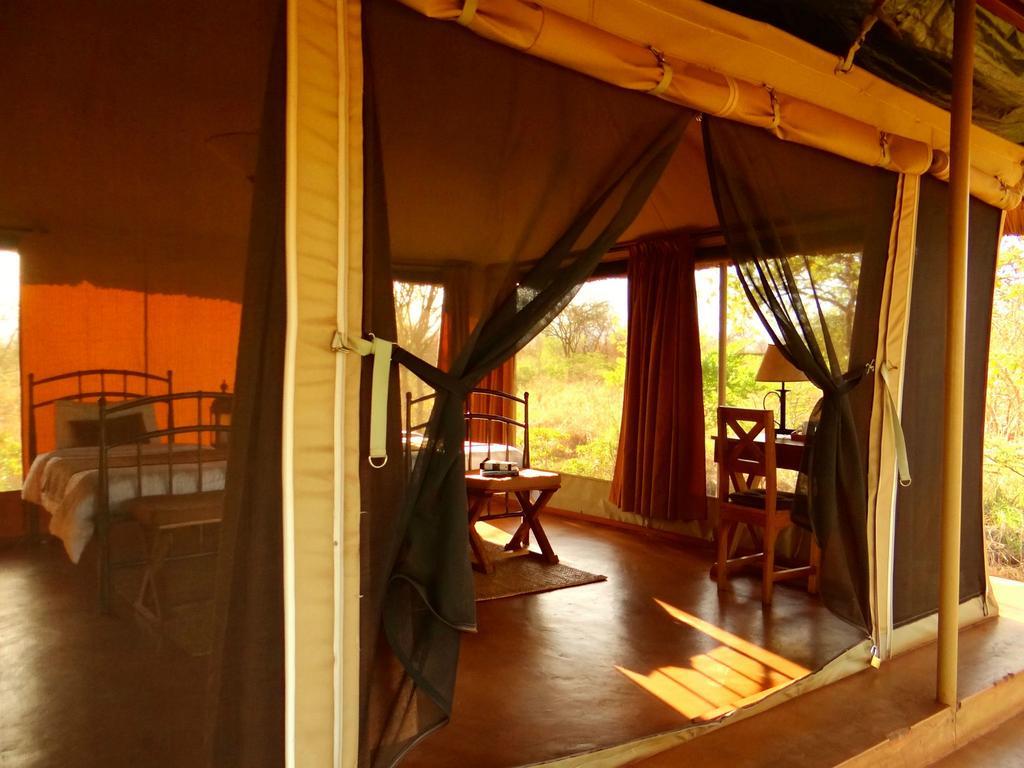 Ikweta Safari Camp Hotel Maua Exterior photo