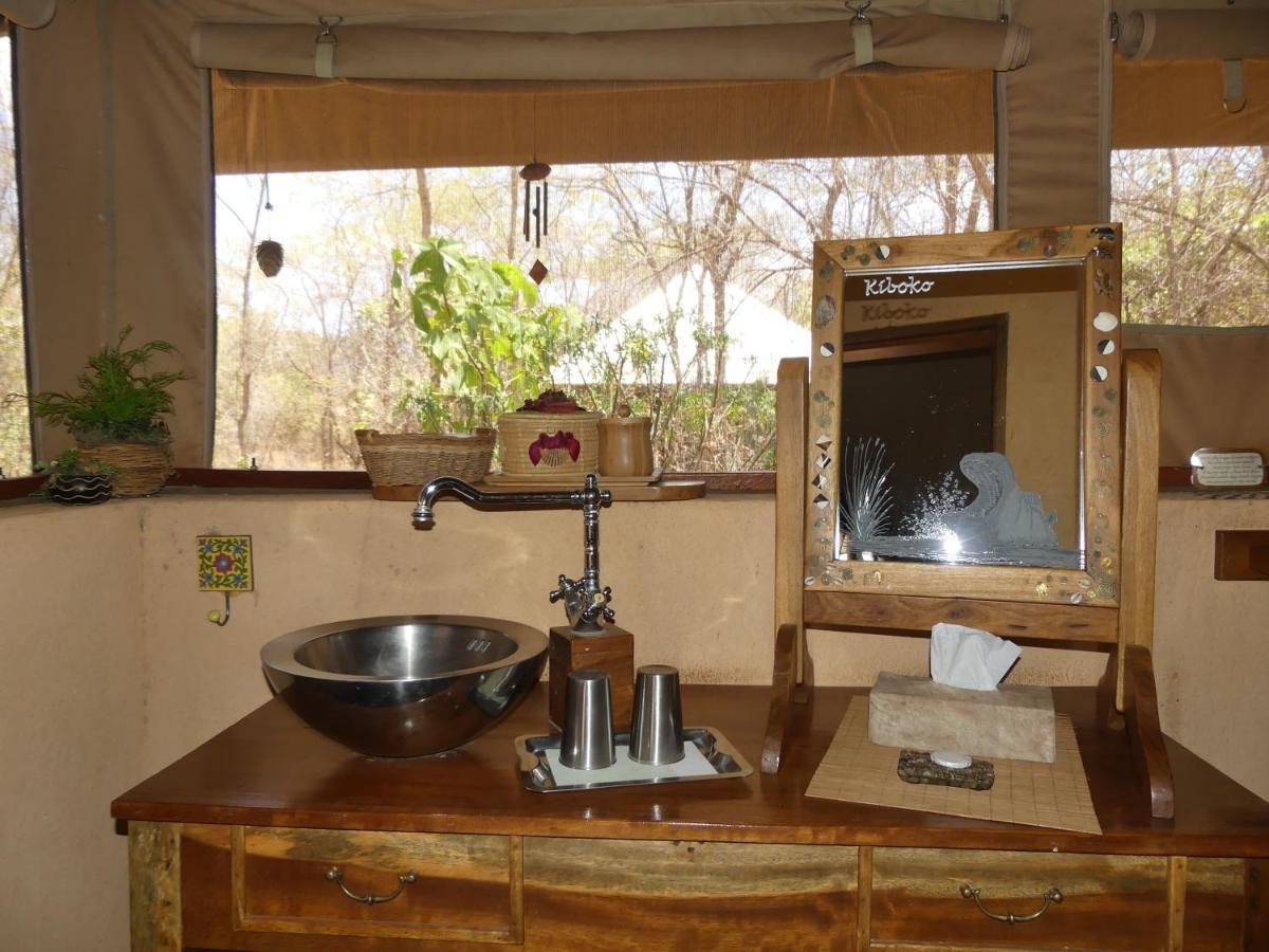 Ikweta Safari Camp Hotel Maua Exterior photo